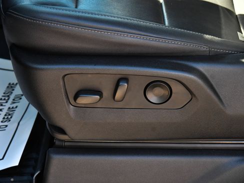 Used 2024 Chevrolet Silverado 1500 LTZ AWD/4WD image 18