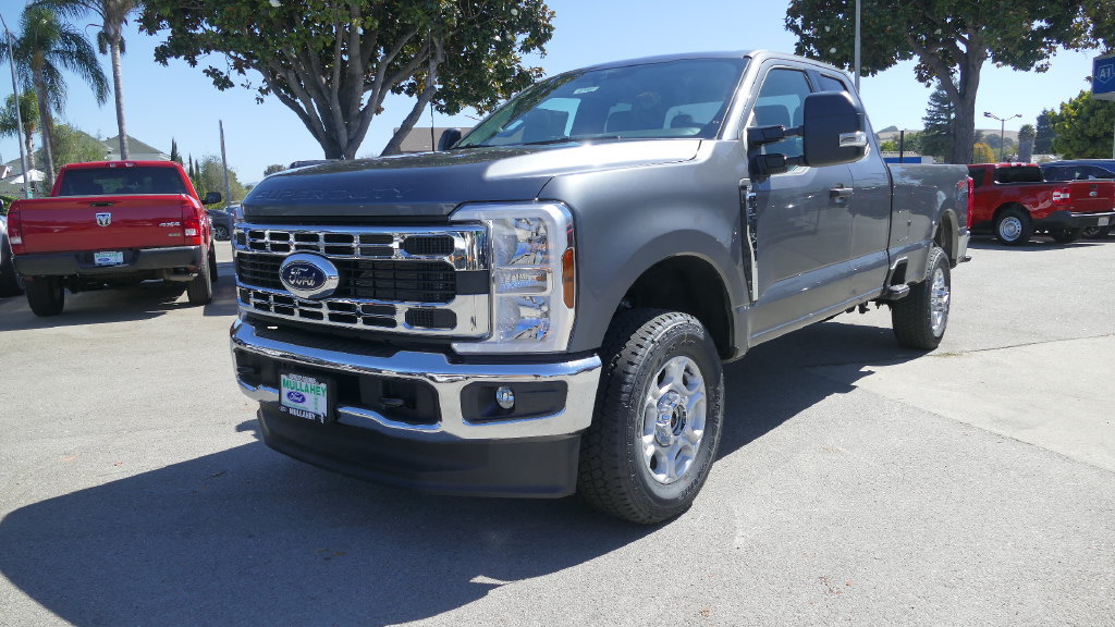 New 2026 Ford F350 XLT w/ FX4 Off-Road Package AWD/4WD image 8