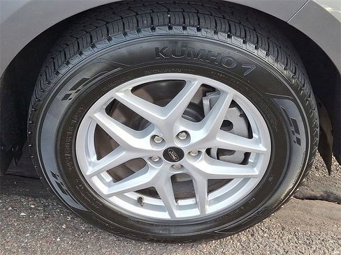 Used 2024 Ford Edge SEL image 8