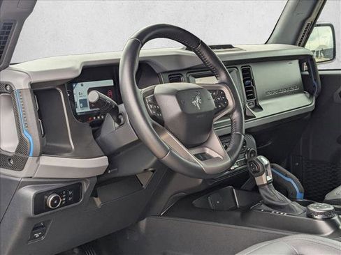 Used 2023 Ford Bronco Black Diamond w/ Sasquatch Package image 9