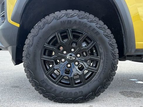 Used 2024 Chevrolet Colorado Trail Boss w/ Advanced Trailering Package AWD/4WD image 9