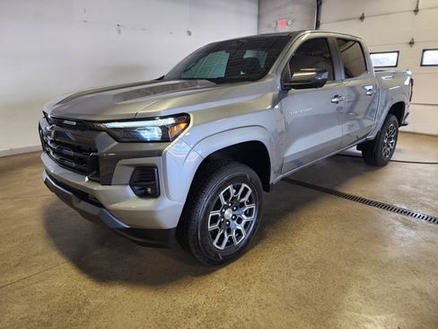 Used 2023 Chevrolet Colorado LT w/ LT Convenience Package III image 8