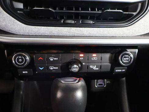 Used 2022 Jeep Compass Latitude AWD/4WD image 47
