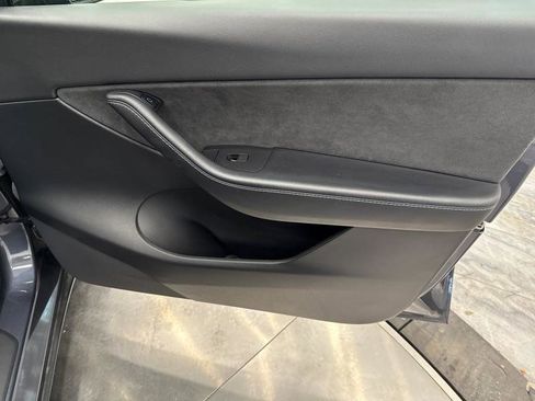Used 2022 Tesla Model Y Long Range image 43