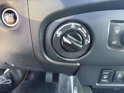 Used 2023 Nissan Frontier SV w/ SV Convenience Package image 8