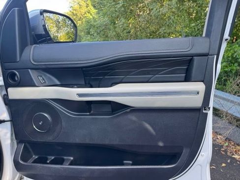 Used 2019 Ford Expedition Max Platinum AWD/4WD image 26