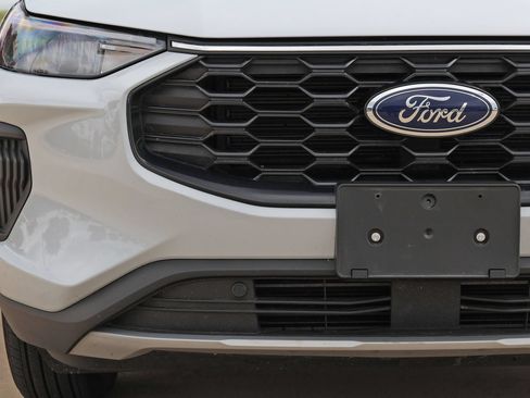 Used 2025 Ford Escape ST-Line AWD/4WD image 10