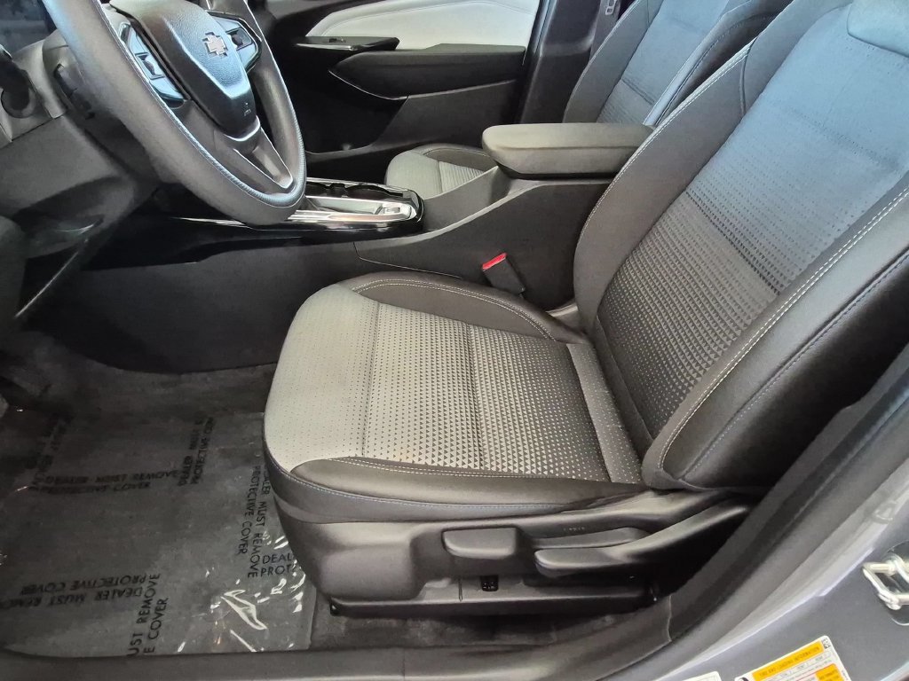 Used 2026 Chevrolet Trax LT FWD image 21