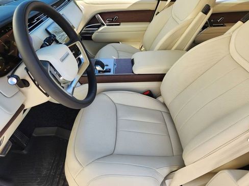 New 2026 Land Rover Range Rover SE image 8