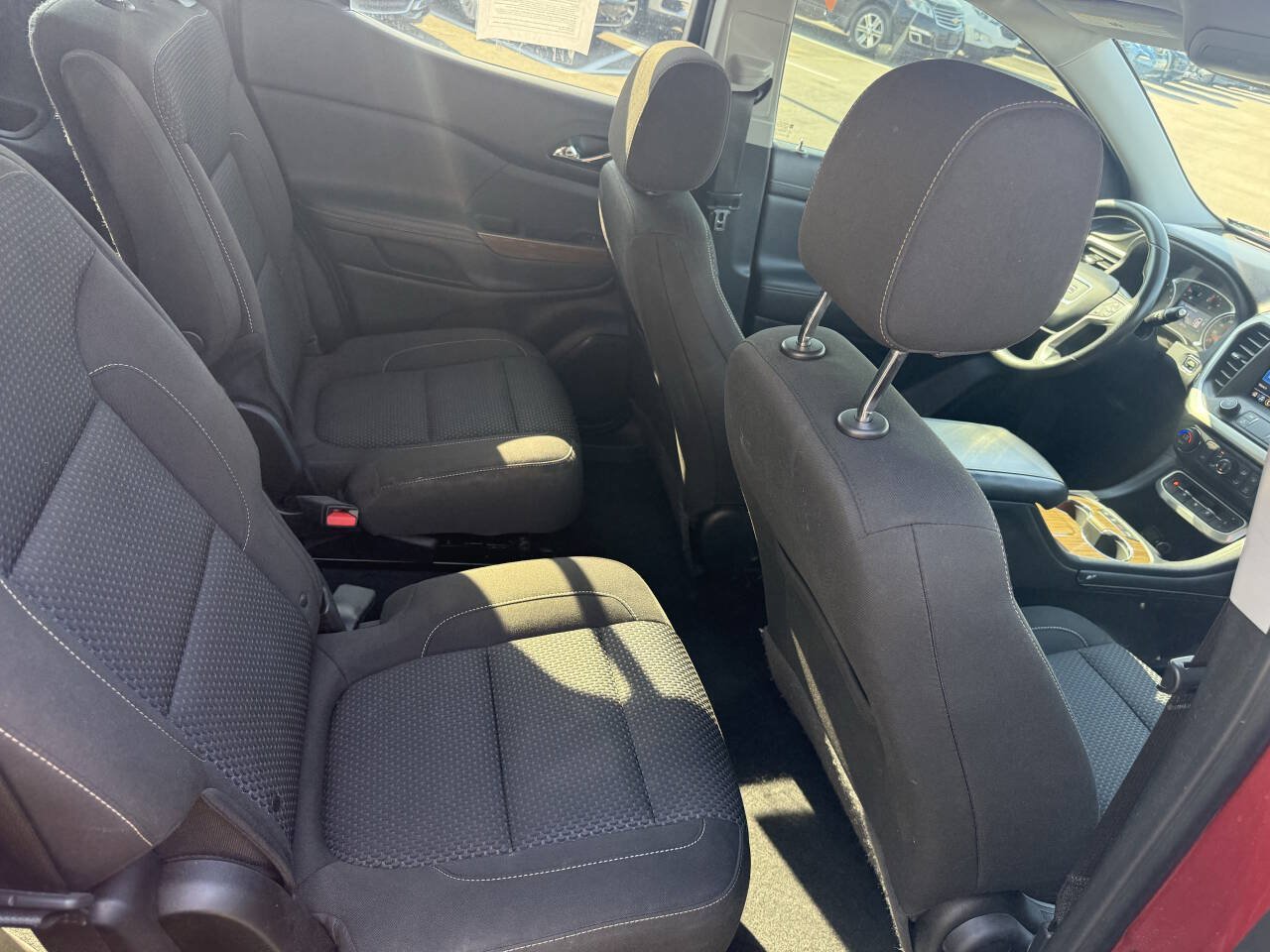 Used 2021 GMC Acadia SLE FWD image 16