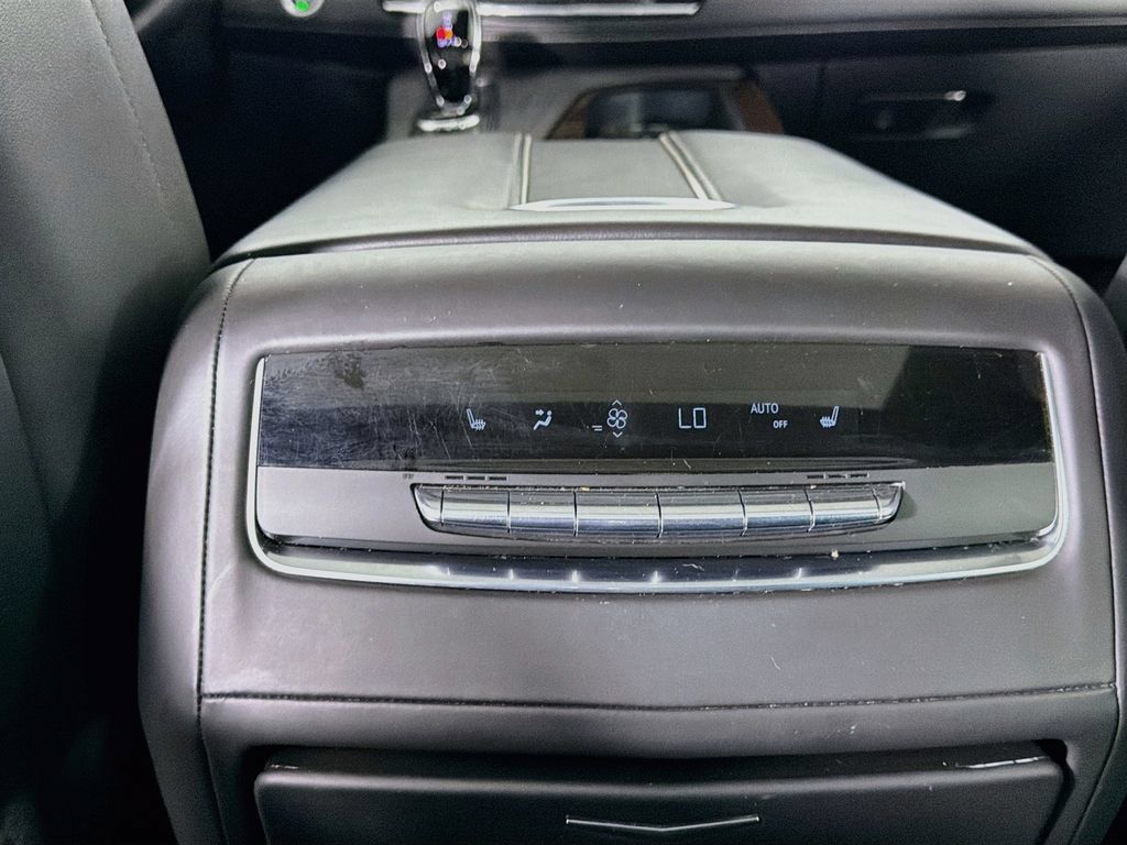 Used 2023 Cadillac Escalade Sport Platinum AWD/4WD image 23