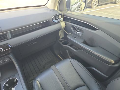 Certified 2025 Honda Pilot EX-L image 12