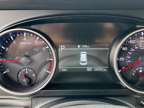 Used 2023 Kia Carnival LX image 22