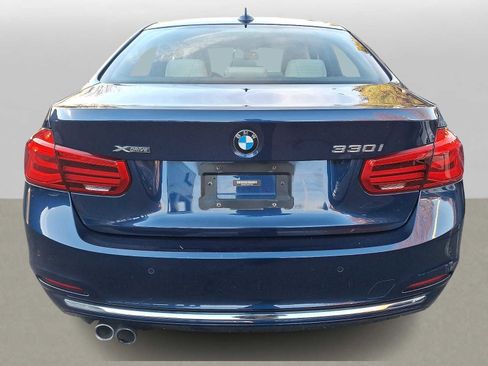 Used 2017 BMW 330i xDrive Sedan image 5