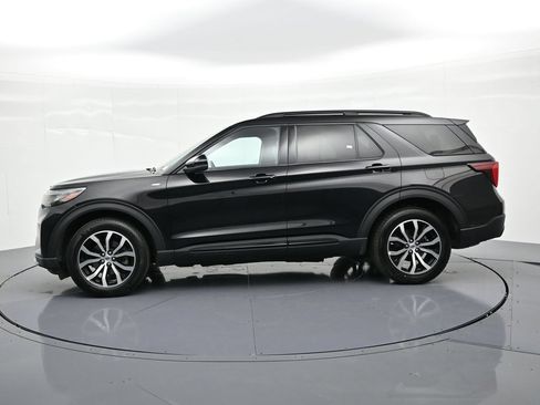 Used 2025 Ford Explorer ST-Line AWD/4WD image 9