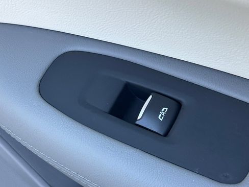 Used 2026 Cadillac XT5 Premium Luxury w/ LPO, Floor Liner Package FWD image 21