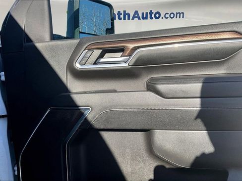 Used 2024 Chevrolet Silverado 2500 LT w/ Convenience Package image 29