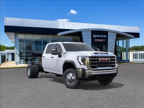 New 2026 GMC Sierra 3500 Pro image 1