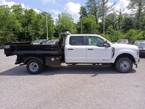 New 2026 Ford F350 XL w/ XL Chrome Package AWD/4WD image 2