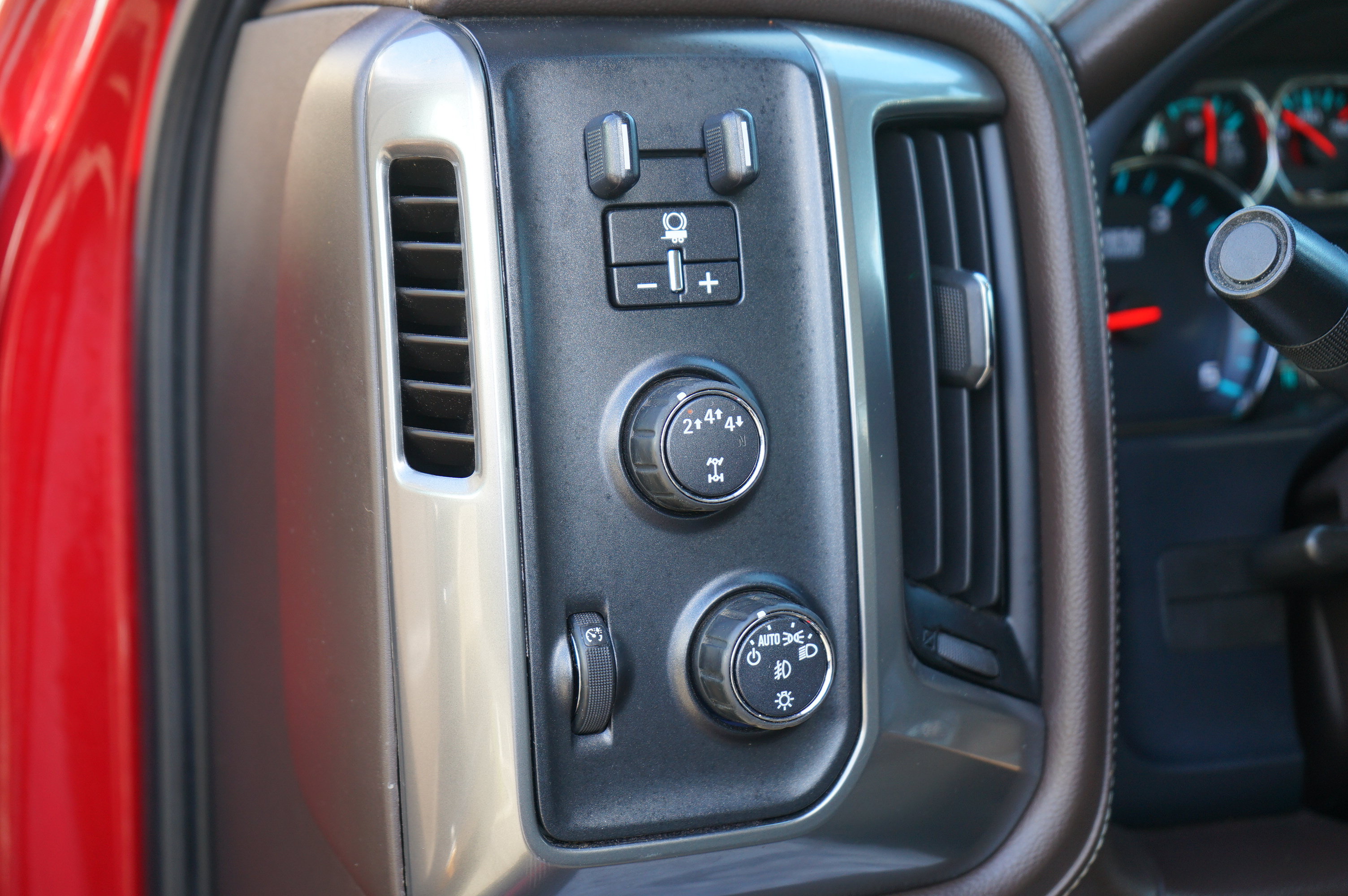 Used 2018 Chevrolet Silverado 2500 LTZ w/ Duramax Plus Package AWD/4WD image 15