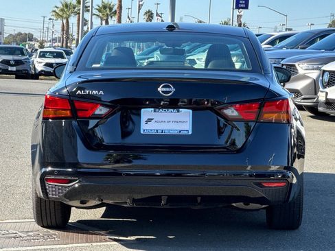 Used 2025 Nissan Altima 2.5 S image 5