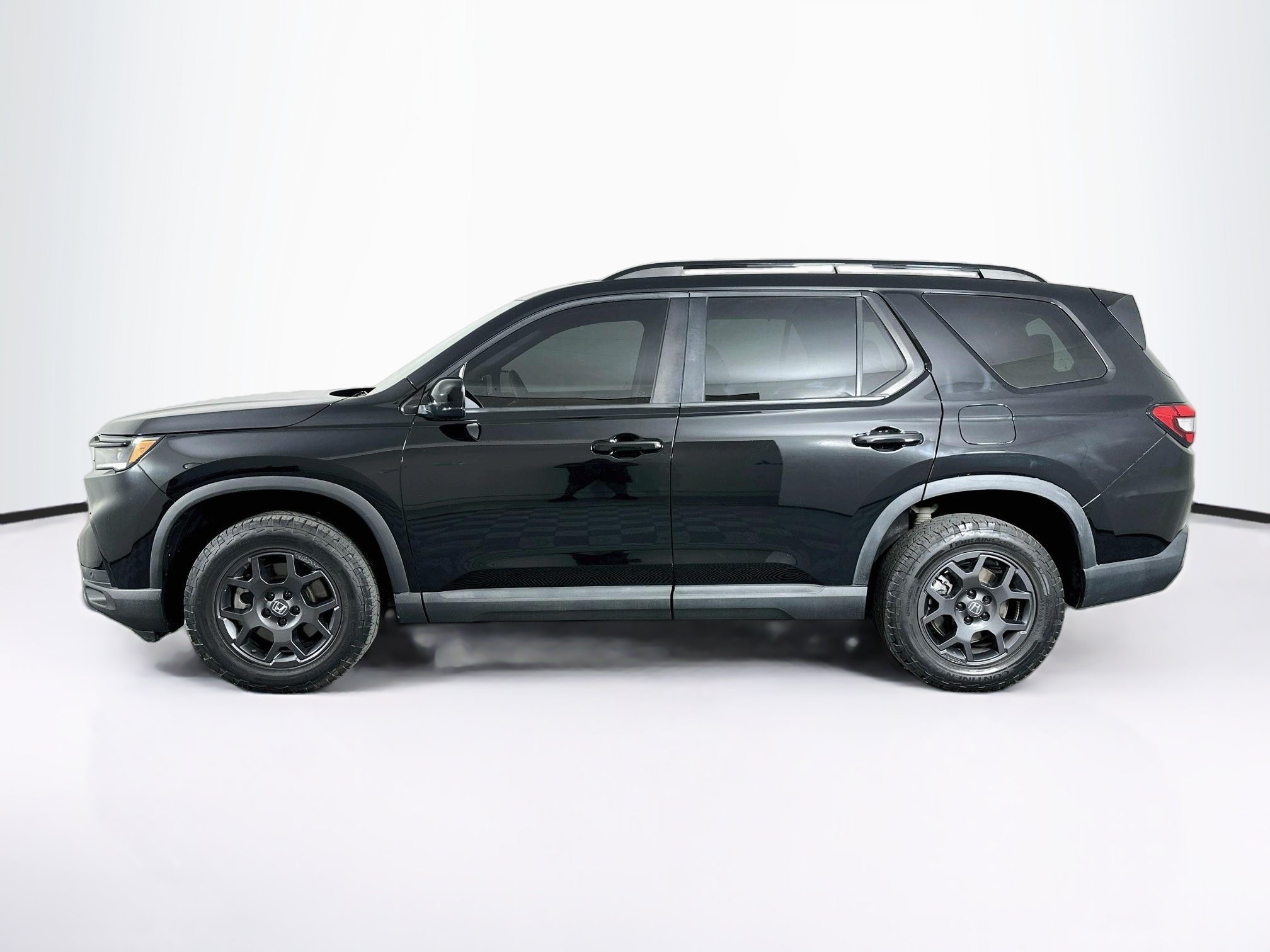 Used 2023 Honda Pilot TrailSport image 4