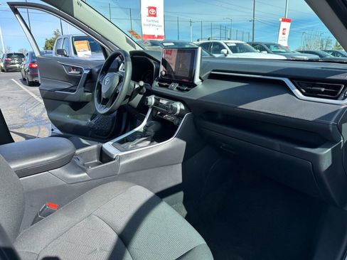Used 2025 Toyota RAV4 XLE image 16