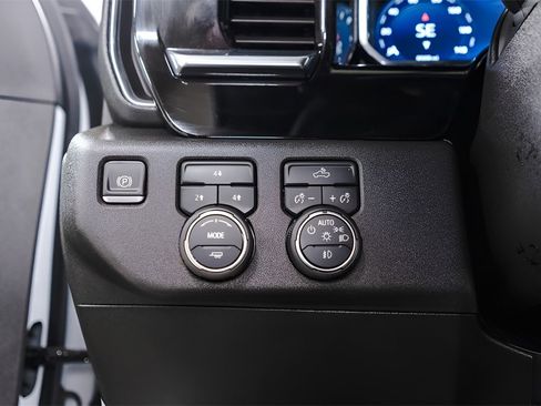 Used 2025 Chevrolet Silverado 2500 LT image 20