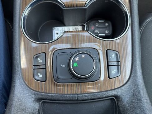 Used 2022 GMC Acadia SLE w/ Driver Convenience Package image 35