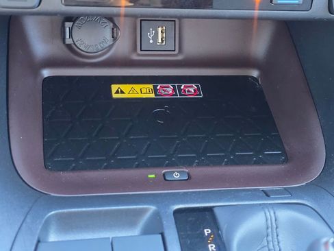 Used 2025 Toyota RAV4 Limited w/ Advanced Technology Package image 36