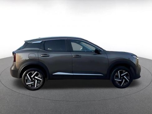 Used 2026 Nissan Kicks SV w/ Cold Weather Package FWD image 13