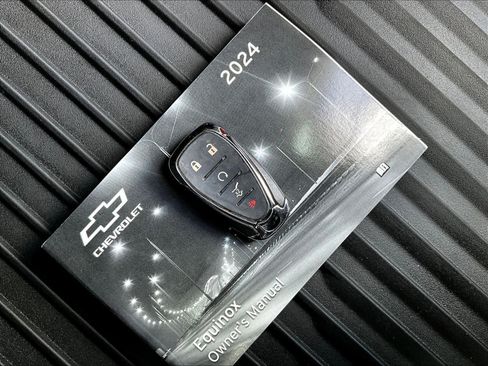 Used 2024 Chevrolet Equinox LT image 32