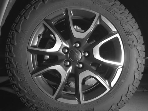 Used 2025 Jeep Compass Trailhawk image 14