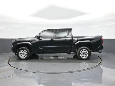 Certified 2025 Toyota Tacoma SR5 image 4