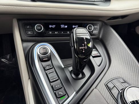 Used 2019 BMW i8 Coupe image 17