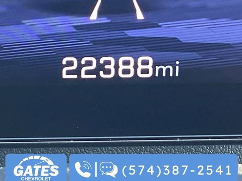 Used 2025 Chevrolet Traverse LT image 4