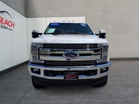 Used 2017 Ford F250 Lariat w/ Lariat Ultimate Package AWD/4WD image 5