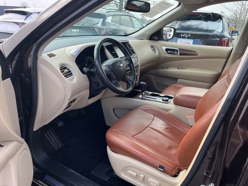 Used 2019 Nissan Pathfinder Platinum image 12