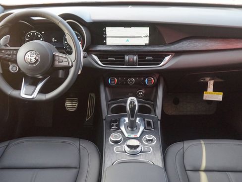 New 2024 Alfa Romeo Stelvio Sprint image 2