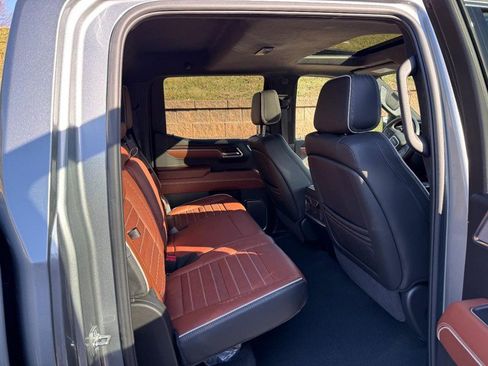 Used 2025 GMC Sierra 1500 Denali Ultimate image 10