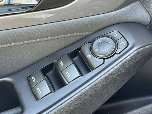 Used 2018 Chevrolet Traverse LT w/ LPO, Floor Liner Package AWD/4WD image 13