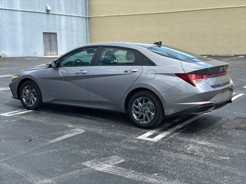 Used 2024 Hyundai Elantra SEL FWD image 6