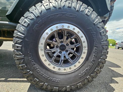Used 2015 Jeep Wrangler Unlimited Rubicon w/ Connectivity Group AWD/4WD image 27