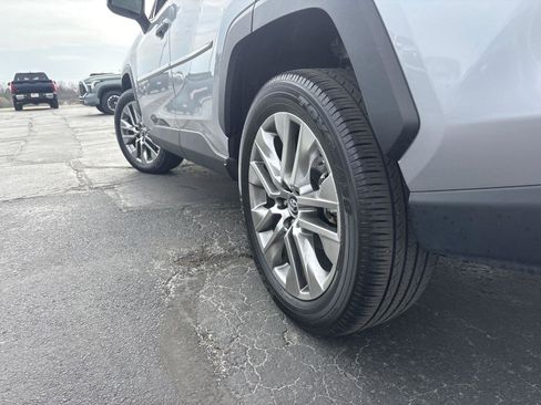 Used 2019 Toyota RAV4 XLE Premium w/ Cold Weather Package image 5