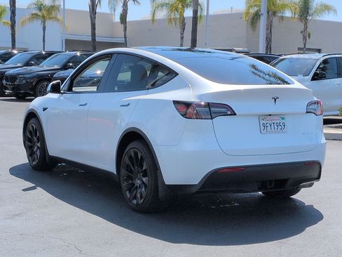 Used 2023 Tesla Model Y AWD image 8