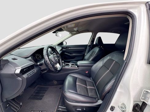 Used 2024 Nissan Altima 2.5 SR FWD image 15
