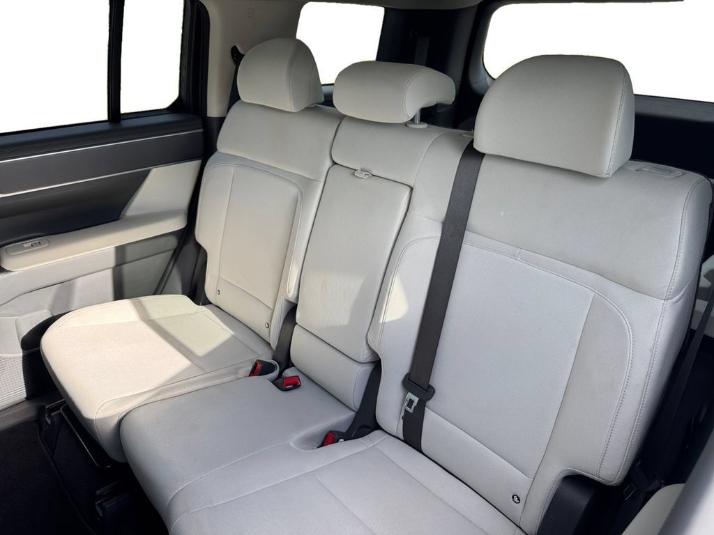 Used 2026 Hyundai Santa Fe SE FWD image 13