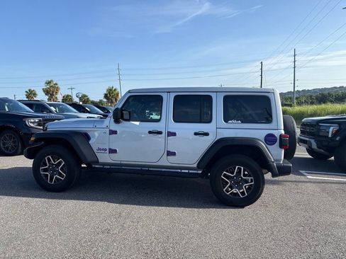 Used 2024 Jeep Wrangler Unlimited Sahara AWD/4WD image 4