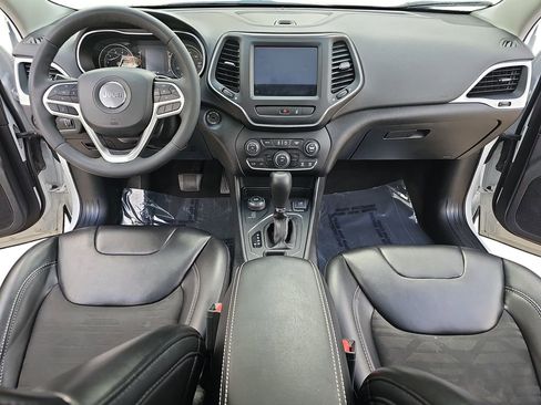 Certified 2022 Jeep Cherokee Latitude w/ Sun & Sound Group AWD/4WD image 9