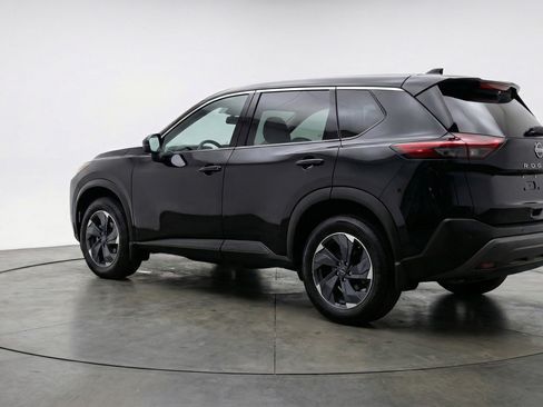 Used 2025 Nissan Rogue SV FWD image 6